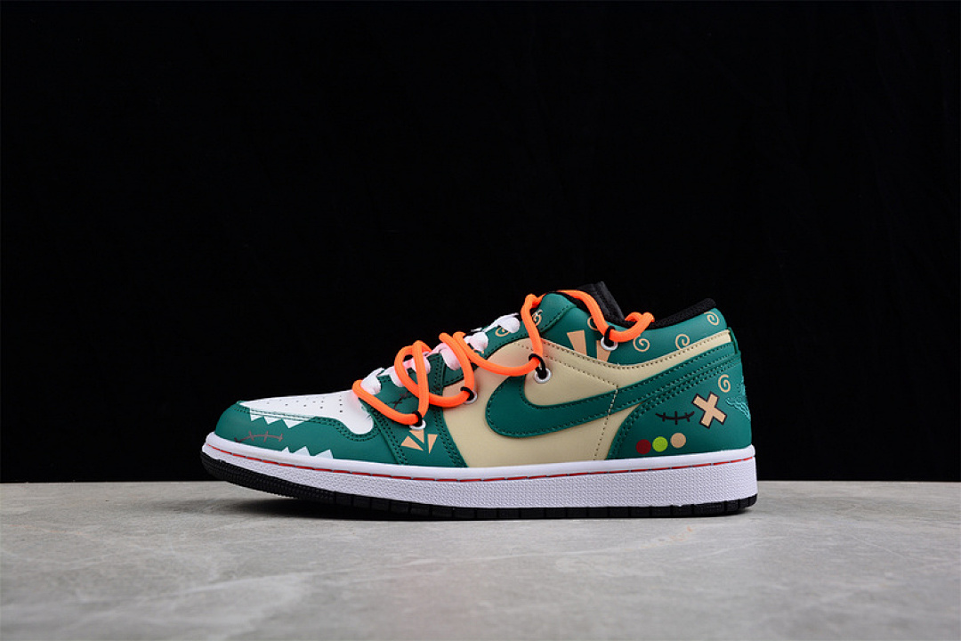 Jordan AIR Jordan 1 LOW GREEN/WHITE/ORANGE · 553558-062, photo 1
