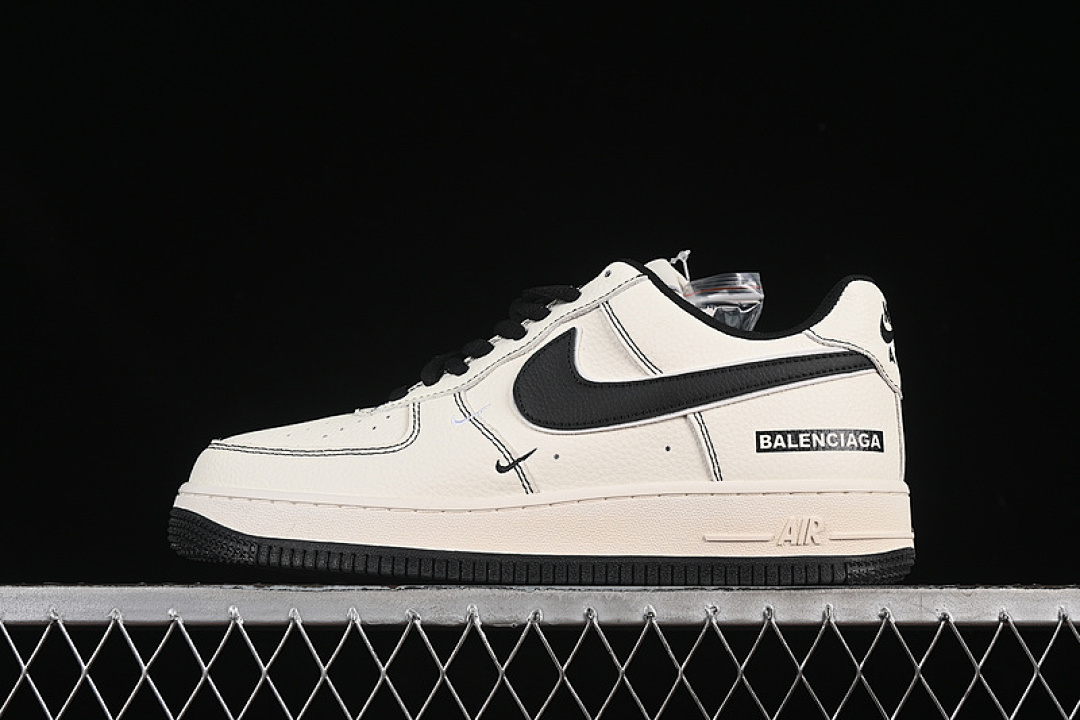 Nike [FR0538-090]-[BA*LEN*CIAGA AIR FORCE 1 07 LOW BLACK/WHITE]-[WOMAN:36-39]-[MAN:40-45] - Image 2
