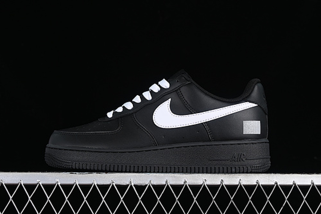 Nike Nike AIR FORCE 1 07 LOW BLACK/WHITE · CW2288-111, photo 1