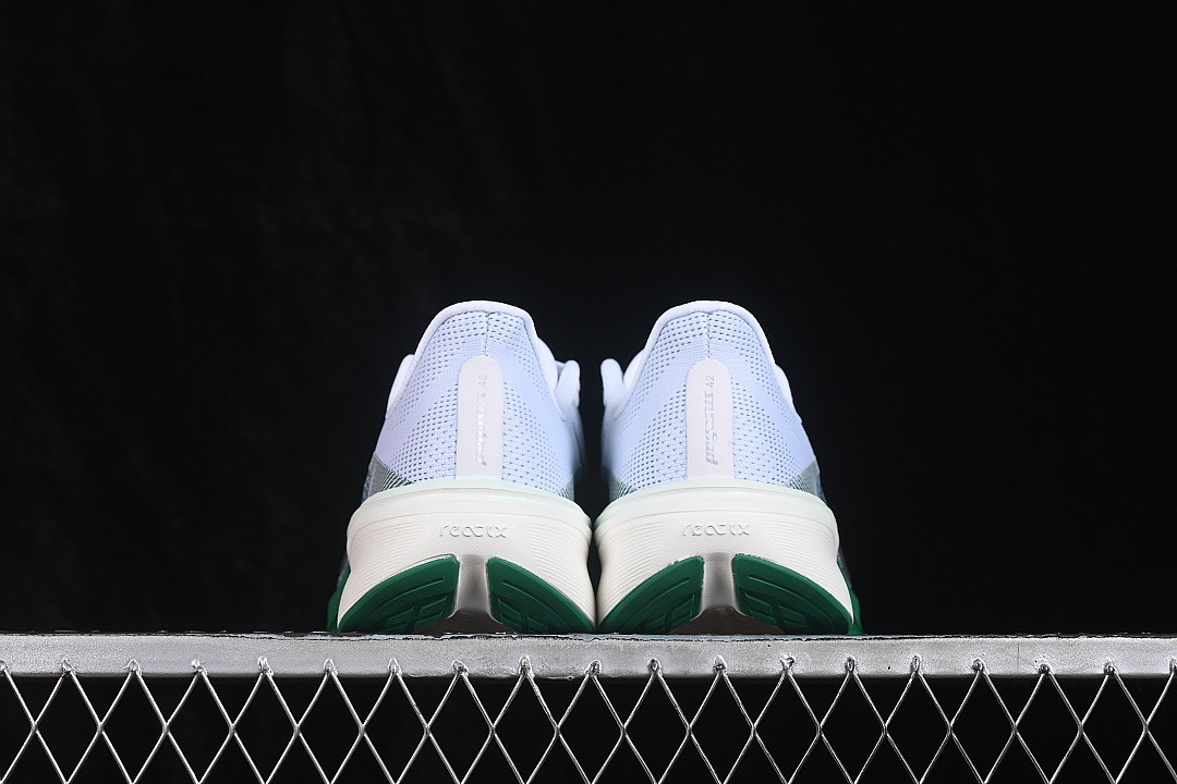 Nike [IB1881-100]-[AIR ZOOM PEGASUS 42 WHITE/BARELY GREEN/METALLIC SILVER]-[WOMAN:39]-[MAN:40-46] - Image 14