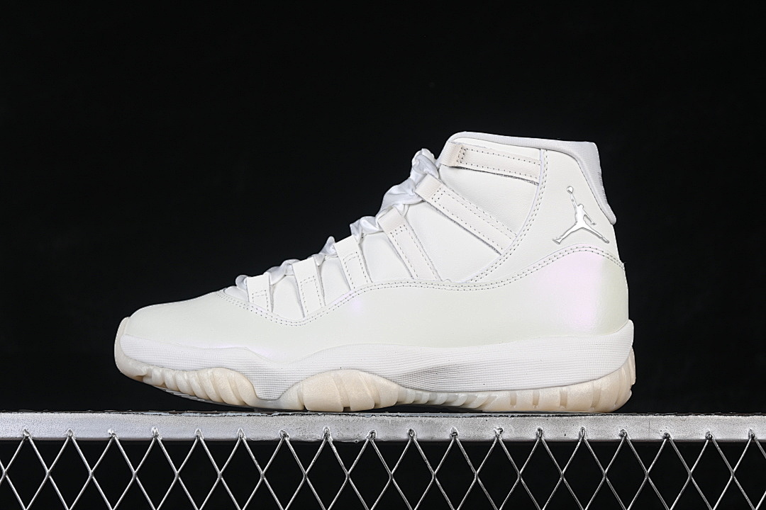 Jordan AIR Jordan 11 RETRO PEARL AJ11 WHITE/WHEAT · AR0715-110, photo 1