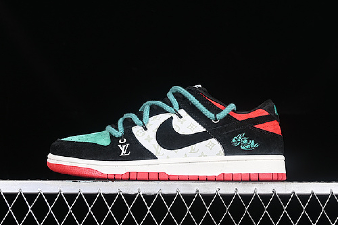 Unbranded [FC1688-172]-[SB DUNK LOW L*V RED/BLACK/WHITE/GREEN]-[WOMAN:36-39]-[MAN:40-45], photo 1