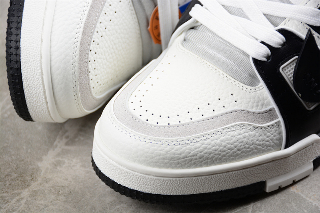 Louis Vuitton [LOUIS VUITTON TRAINER SNEAKER LOW LV WHITE/BLACK]-[WOMAN:35-39]-[MAN:40-45] - Image 10