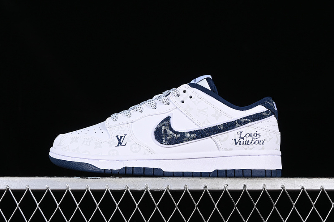 Nike SB DUNK LOW L*V WHITE/BLACK · DD1391-122, photo 1