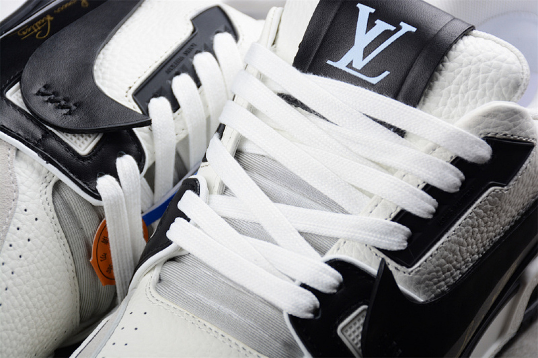 Louis Vuitton [LOUIS VUITTON TRAINER SNEAKER LOW LV WHITE/BLACK]-[WOMAN:35-39]-[MAN:40-45] - Image 9