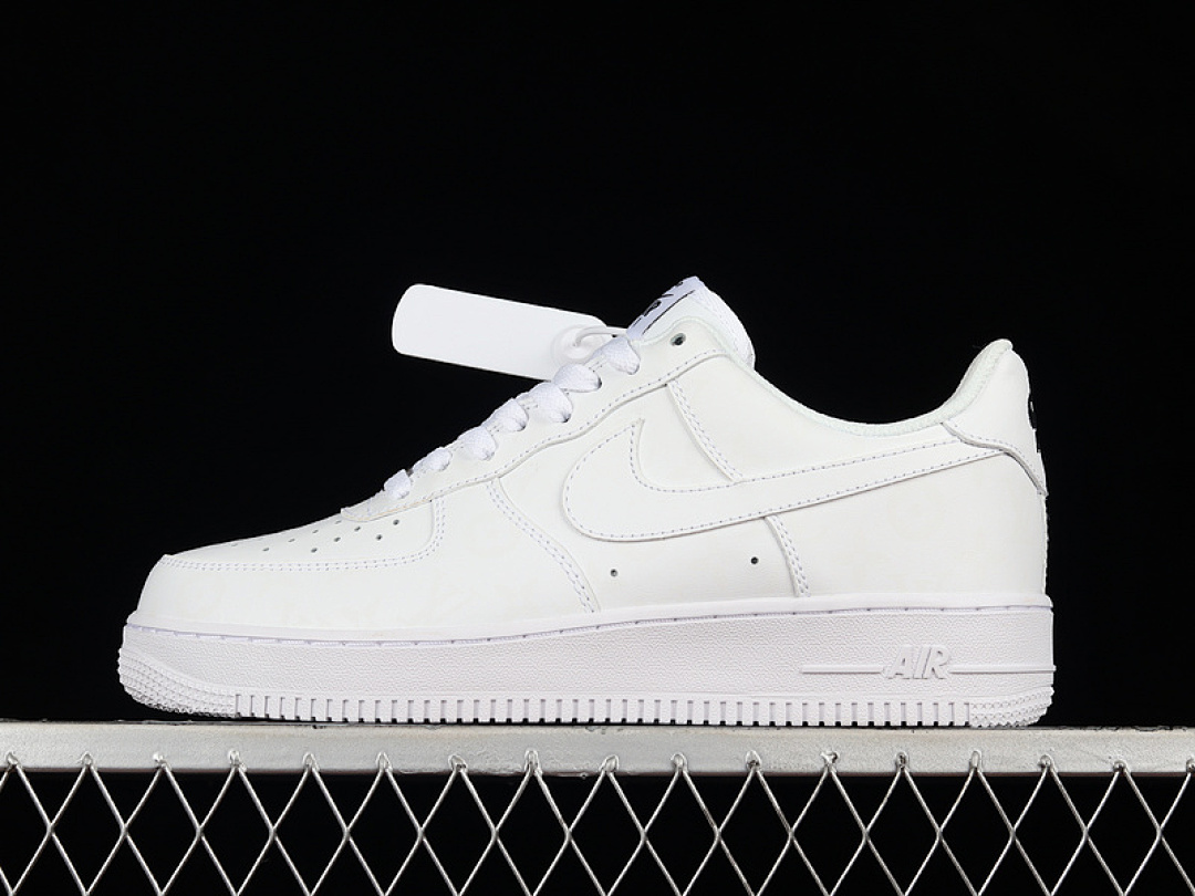 Nike [CW2288-131]-[L*V X AIR FORCE 1 LOW 07 WHITE/WHITE/BLACK]-[WOMAN:36-39]-[MAN:40-45], photo 1