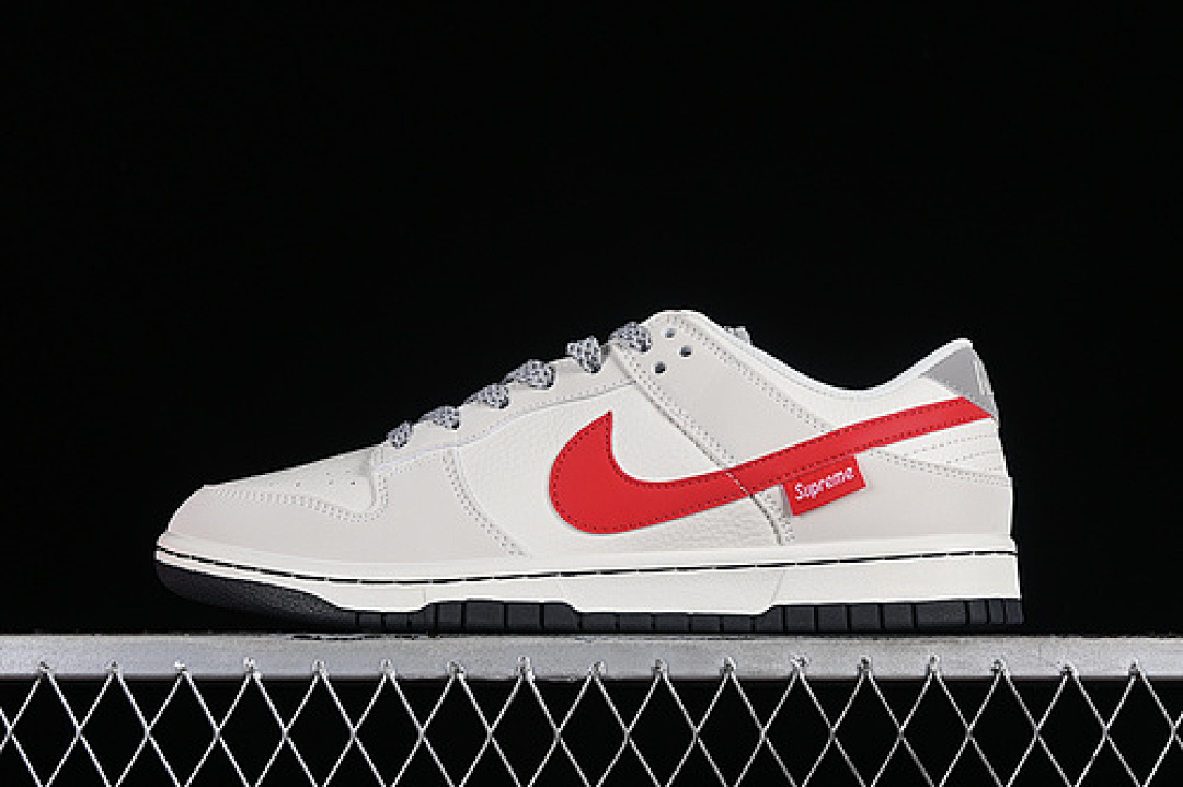Supreme [DQ1098-333]-[SUPREME SB DUNK LOW OFF WHITE/RED/GREY]-[WOMAN:36-39]-[MAN:40-45], photo 1
