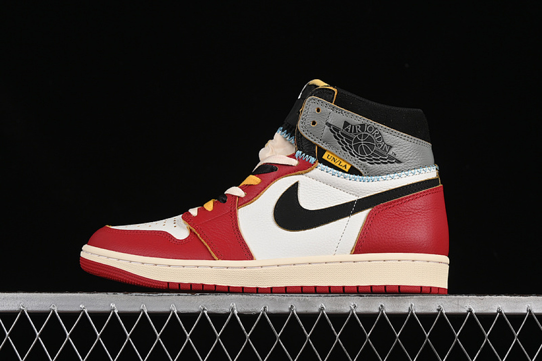 Jordan UNION X AIR Jordan 1 RETRO HIGH VARSITY RED/BLACK/SAIL/SHADOW GREY/MUSLIN · HV8563-600, photo 1