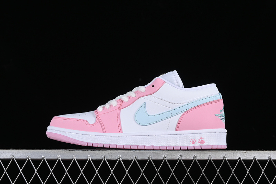 Jordan AIR Jordan 1 LOW WHITE/PINK/BLUE · HM3703-141, photo 1