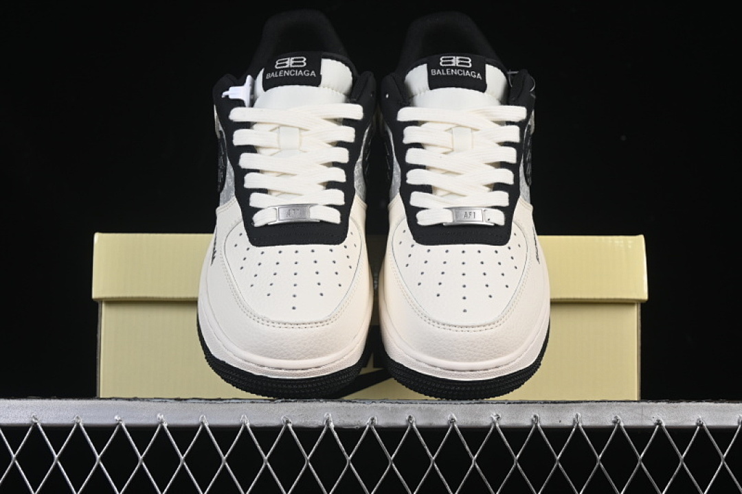 Nike [XD2588-611]-[AIR FORCE 1 07 LOW CASUAL SNEAKERS BLACK/WHITE/GREY]-[WOMAN:36-39]-[MAN:40-45] - Image 12