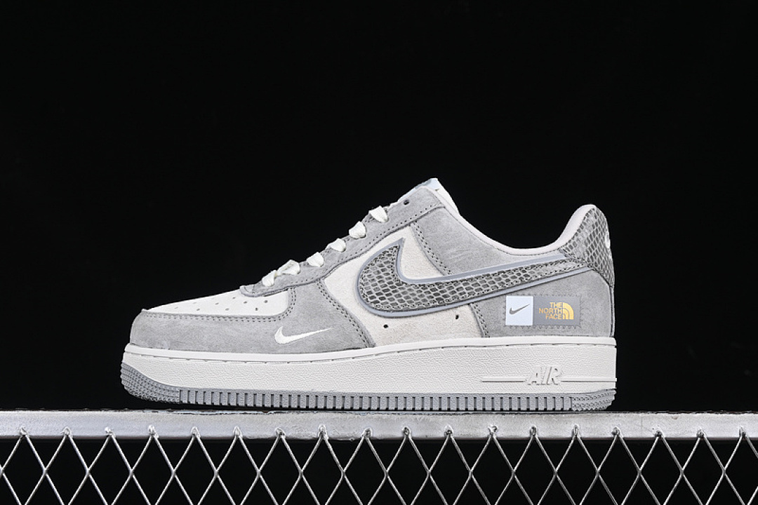 Nike [DF0188-027]-[AIR FORCE 1 07 LOW WHITE/GREY]-[WOMAN:36-39]-[MAN:40-45], photo 1