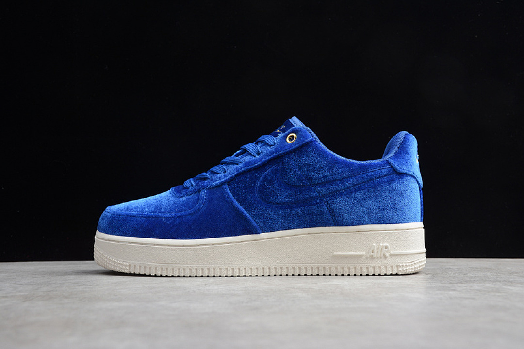 Nike Nike AIR FORCE 1 LOW PREMIUM 3 VELOUR BLUE VOID/SAIL-METALLIC GOLD · AT4144-400, photo 1