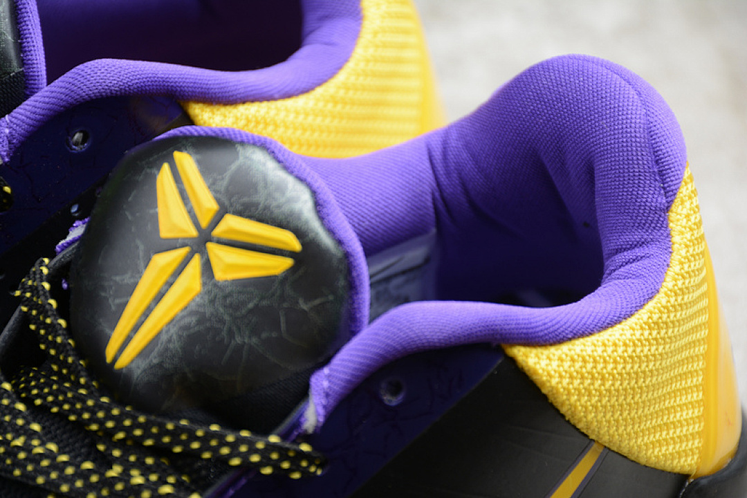 Nike [386430-071]-[ZOOM KOBE 5 X BLACK/DESOL-VARSITY PURPLE]-[MAN:40-46] - Image 9