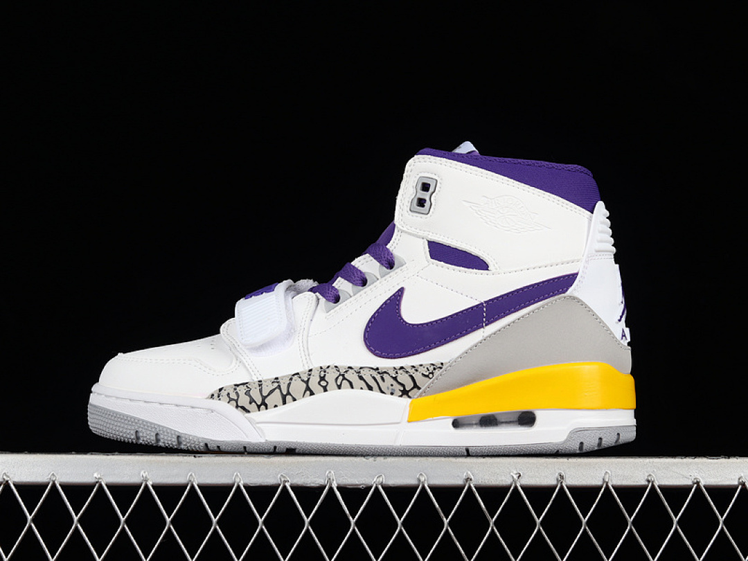 Jordan [AV3922-157]-[JORDAN LEGACY 312 LAKERS WHITE/FIELD PURPLE-AMARILLO]-[WOMAN:36-39]-[MAN:40-46], photo 1