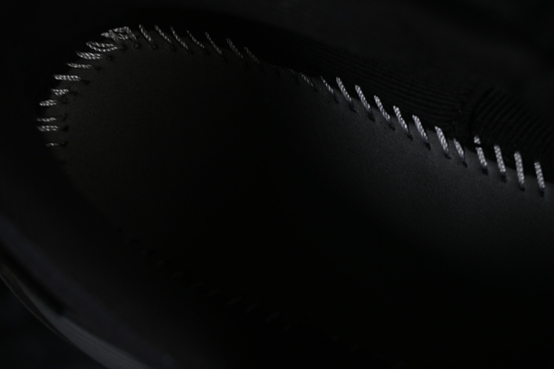 Nike [HQ7002-001]-[VOMERO 18 GORE-TEX BLACK/ANTHRACITE]-[WOMAN:36-39]-[MN:40-46] - Image 5