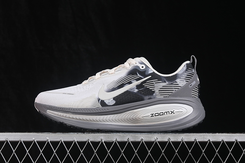 Nike Nike AIR ZOOM VOMERO 18 RUNNING SHOES LIGHT GRAY/BLACK · IF4463-002, photo 1