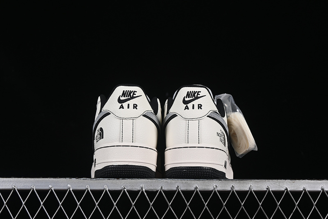 Nike [HH7518-050]-[AIR FORCE 1 07 LOW CDG WHITE/BLACK/GREY]-[WOMAN:36-39]-[MAN:40-45] - Image 14