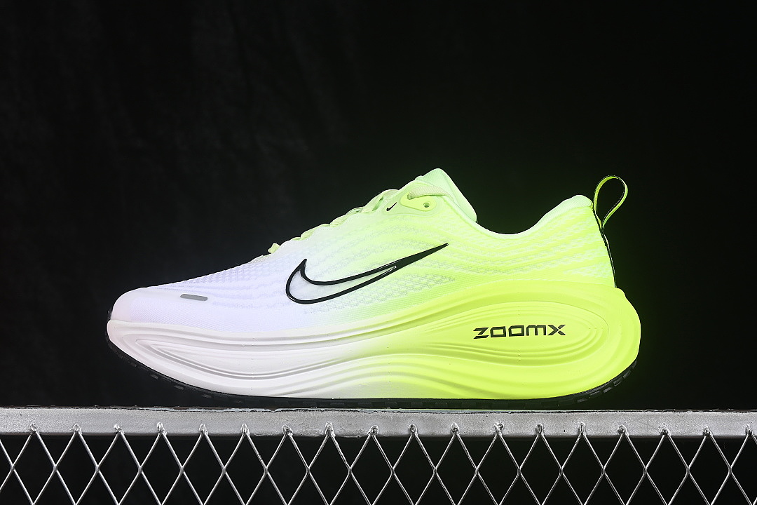 Nike Nike AIR ZOOM VOMERO PLUS AIR CUSHION SHOES GREEN/WHITE · IM2038-038, photo 1
