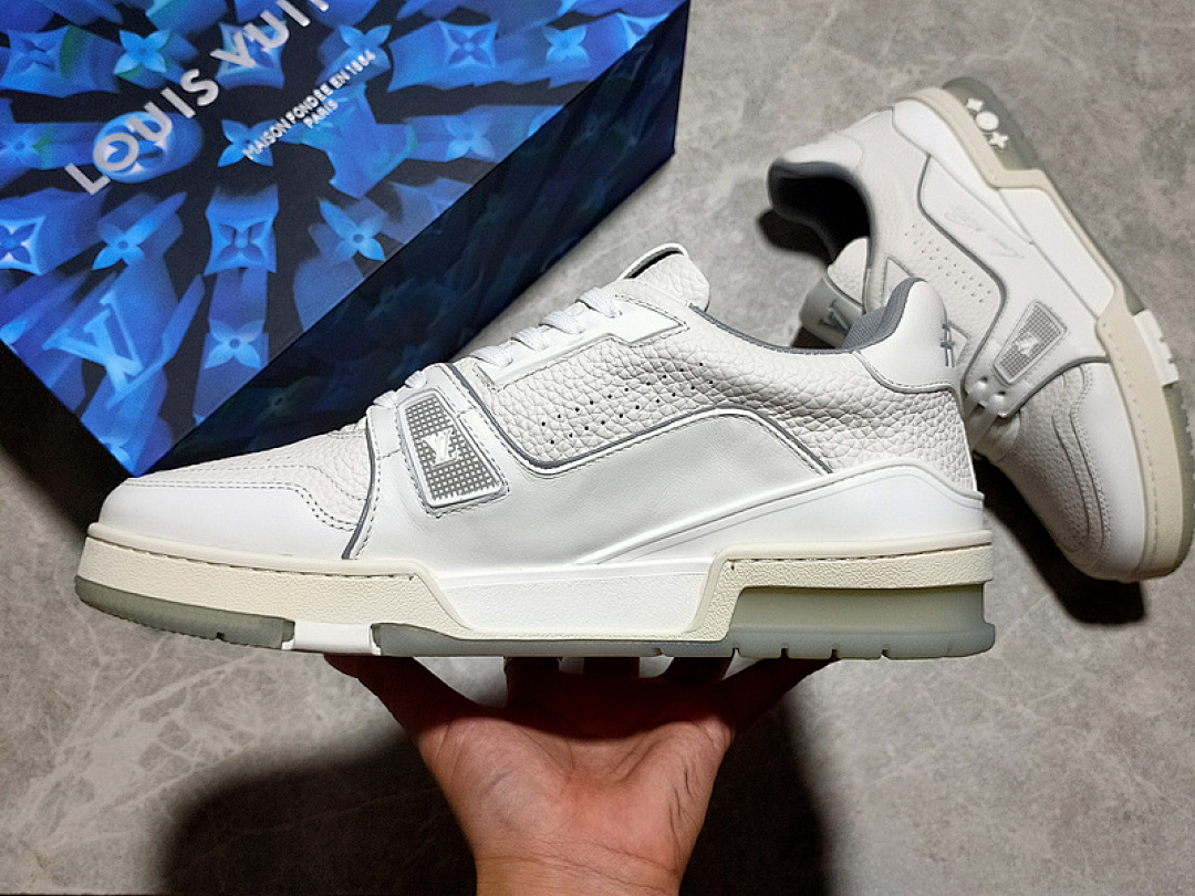 Louis Vuitton Louis Vuitton [L*V 2021 TRAINER SNEAKERS WHITE/WHITE/LIGHT GREY]-[MAN:38-45], photo 1
