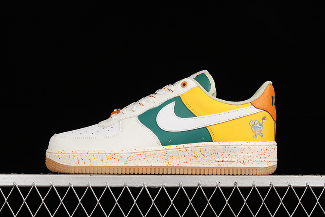 Nike [DQ5085-111]-[AIR FORCE 1 LOW LV8 GS FRUIT BASKET WHITE/WHITE/SAIL]-[WOMAN:36-39]-[MAN:40-45], photo 1