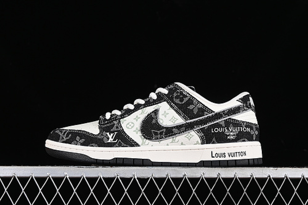 Nike Nike [SJ2068-256]-[SB DUNK LOW L*V WHITE/BLACK]-[WOMAN:36-39]-[MAN:40-45], photo 1