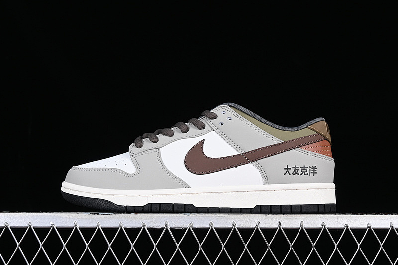 Nike OTOMO KATSUHIRO X SB DUNK LOW WHITE/GREY/BROWN · DD0302-657, photo 1