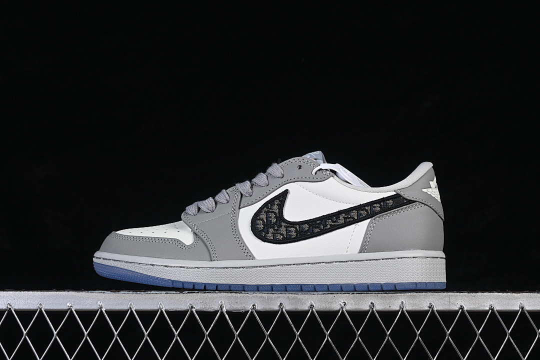 Jordan [CN8608-002]-[JORDAN 1 RETRO LOW GREY/BLACK-SAIL]-[WOMAN:36-39]-[MAN:40-47.5], photo 1