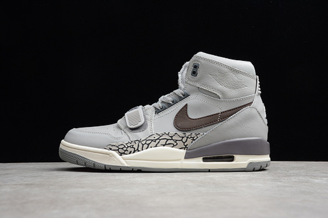 Jordan AIR Jordan LEGACY 312 WOLF GREY/LIGHT GRAPHITE · AV3922-002, photo 1