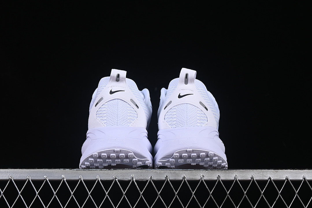 Nike [HM6803-809]-[AIR ZOOM VOMERO 18 WHITE/BLACK]-[WOMAN:36-39]-[MAN:40-46] - Image 14