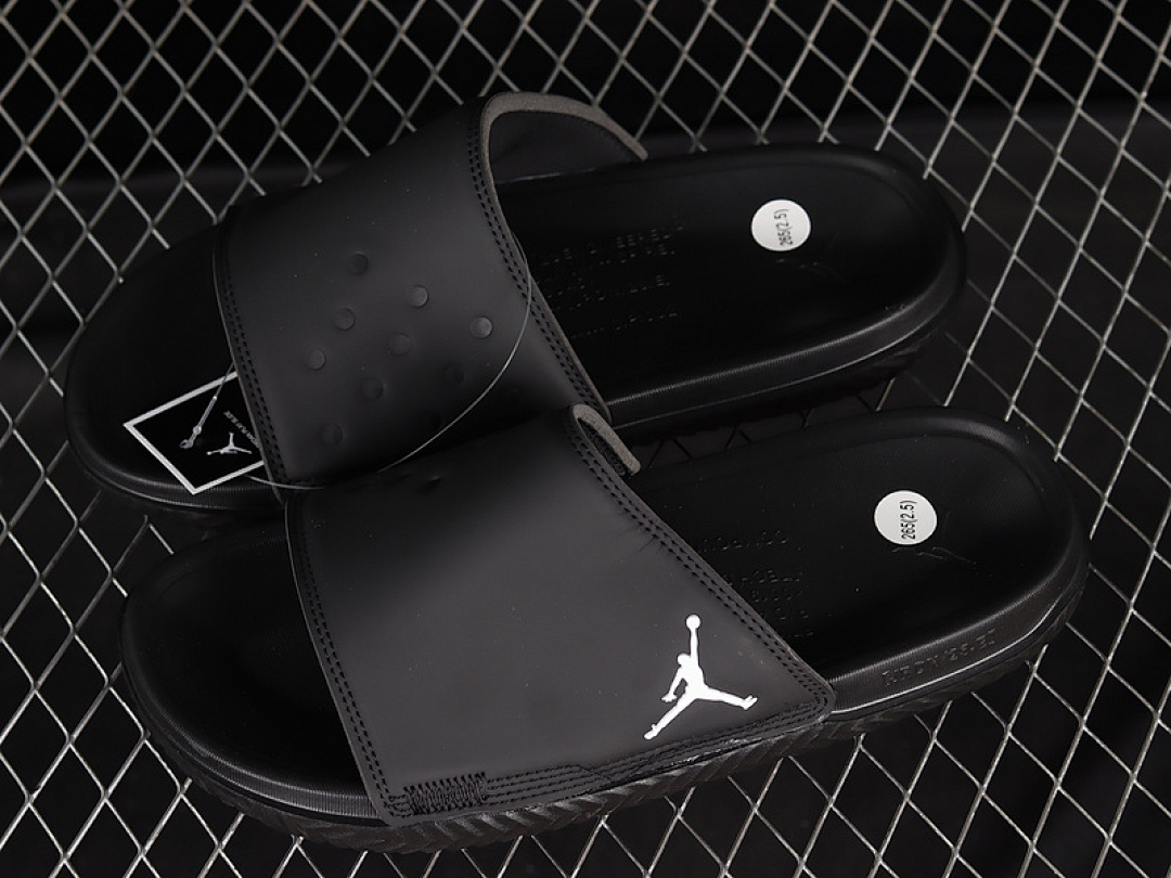 Jordan [DC9835-060]-[AIR JORDAN PLAY SLIDE BLACK/PHOTON DUST/OFF NOIR/UNIVERSITY RED]-[UNISEZ:36-45] - Image 10