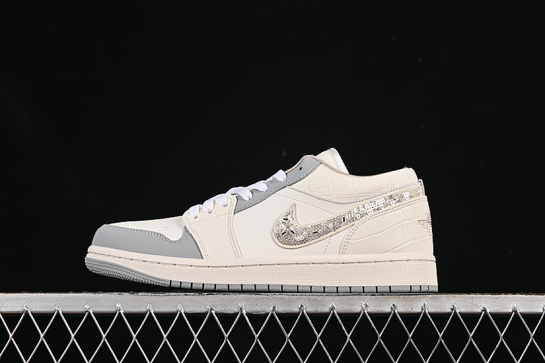 Jordan [IH7323-100]-[AIR JORDAN 1 LOW WHITE/GREY]-[WOMAN:36-39]-[MAN:40-46], photo 1