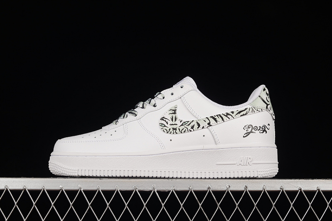 Nike Nike AIR FORCE 1 LOW 07 WHITE/WHITE/BLACK · CZ0270-111, photo 1