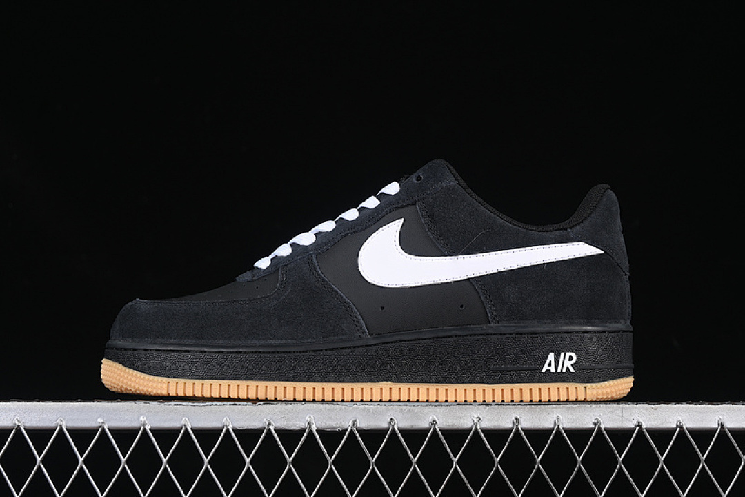 Nike [IB6388-001]-[AIR FORCE 1 07 LOW BLACK/WHITE/GUM LIGHT BROWN]-[MAN:39-45], photo 1