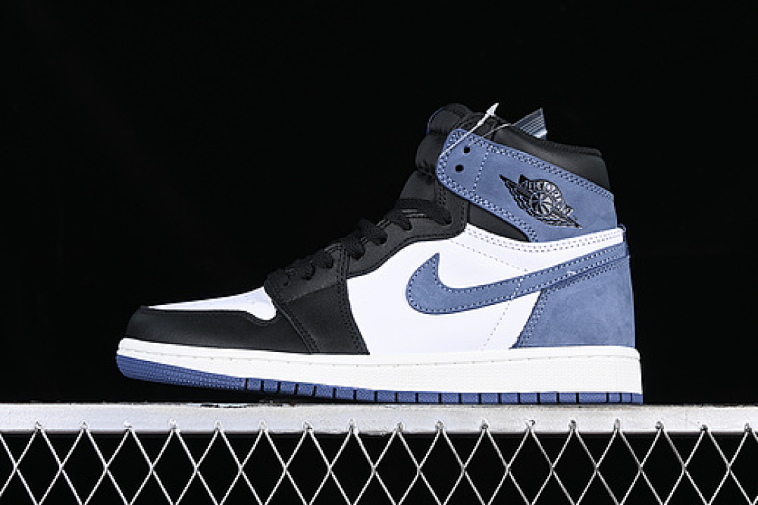 Jordan [555088-115]-[AIR JORDAN 1 RETRO HIGH OG WHITE/BLACK/BLUE]-[WOMAN:36-39]-[MAN:40-47.5], photo 1