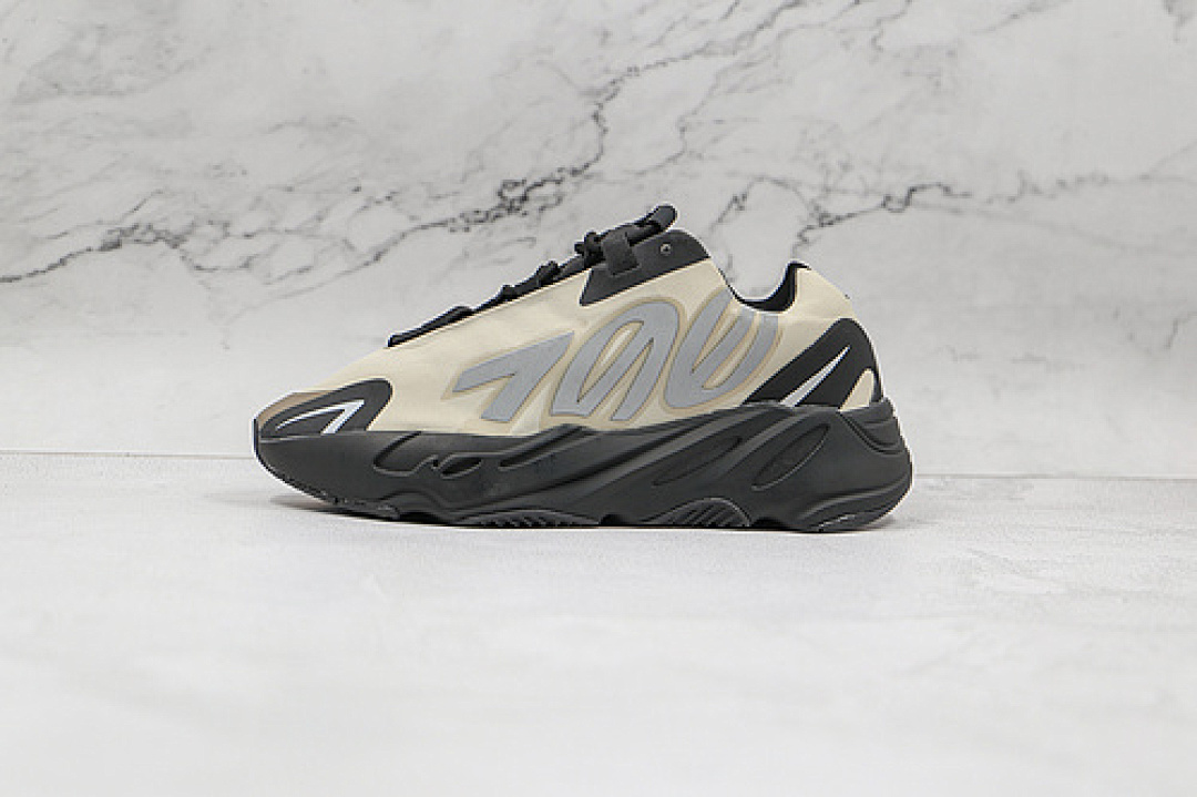 Adidas Adidas YEEZY BOOST 700 BONE/BONE/BONE · FY3729, photo 1