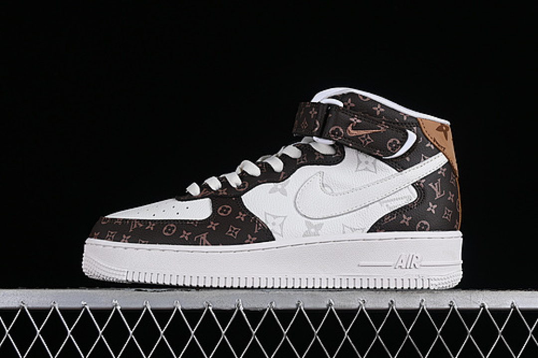 Nike [DV0688-100]-[AIR FORCE 1 07 MID L*V OFF WHITE/BROWN]-[WOMAN:36-39]-[MAN:40-45], photo 1