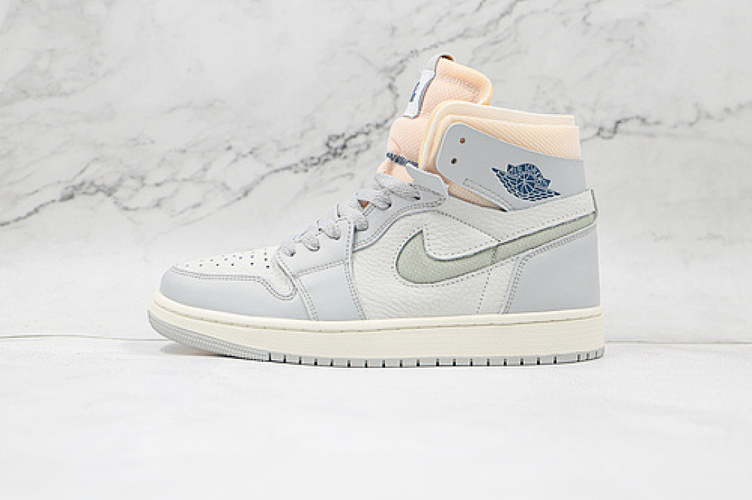 Jordan AIR Jordan 1 ZOOM COMFORT LONDON PHOTON DUST/LIGHT SMOKE GREY/GREY FOG · DH4268-001, photo 1