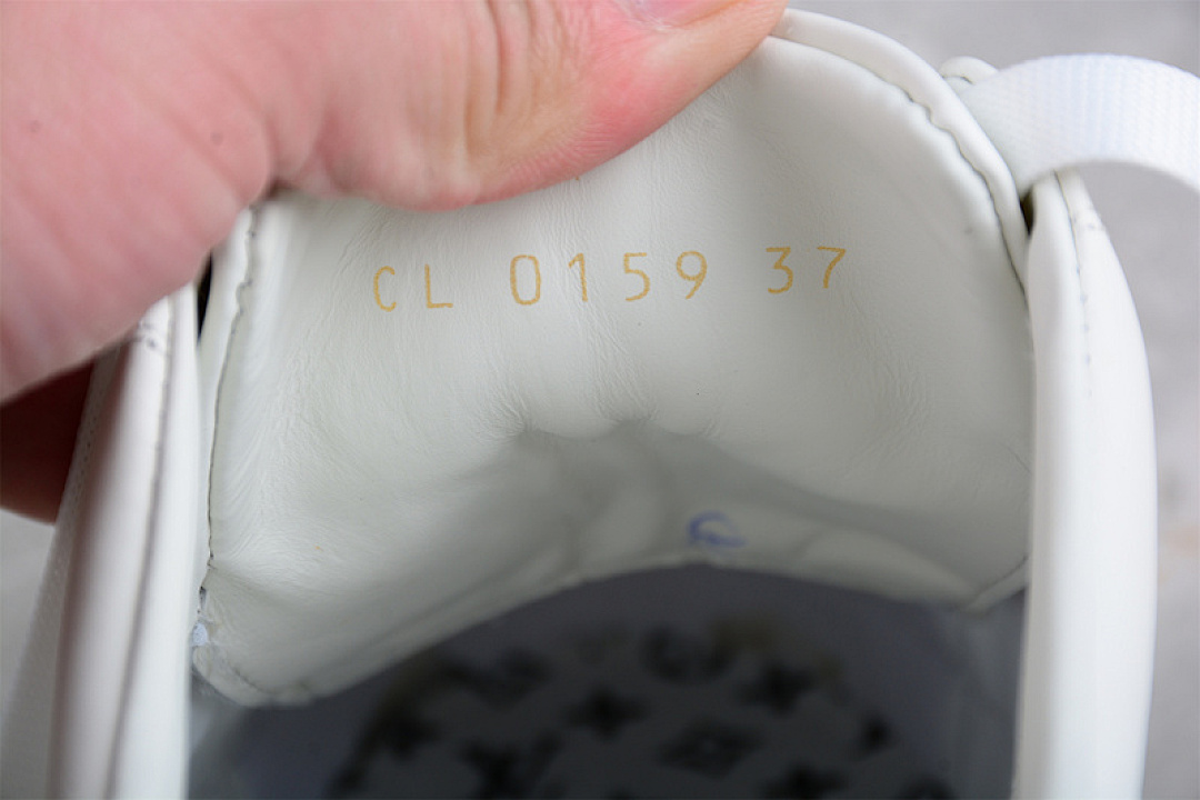 Louis Vuitton [L*V STELLAR SNEAKERS WHITE/WHITE/PINK]-[WOMAN:35-40] - Image 2