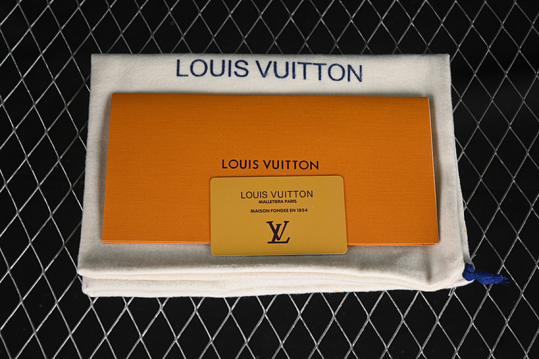 Louis Vuitton [LOUIS VUITTON FOOTPRINT SOCCER 2025 WHITE/BLUE]-[WOMAN:35-39]-[MAN:40-46] - Image 3