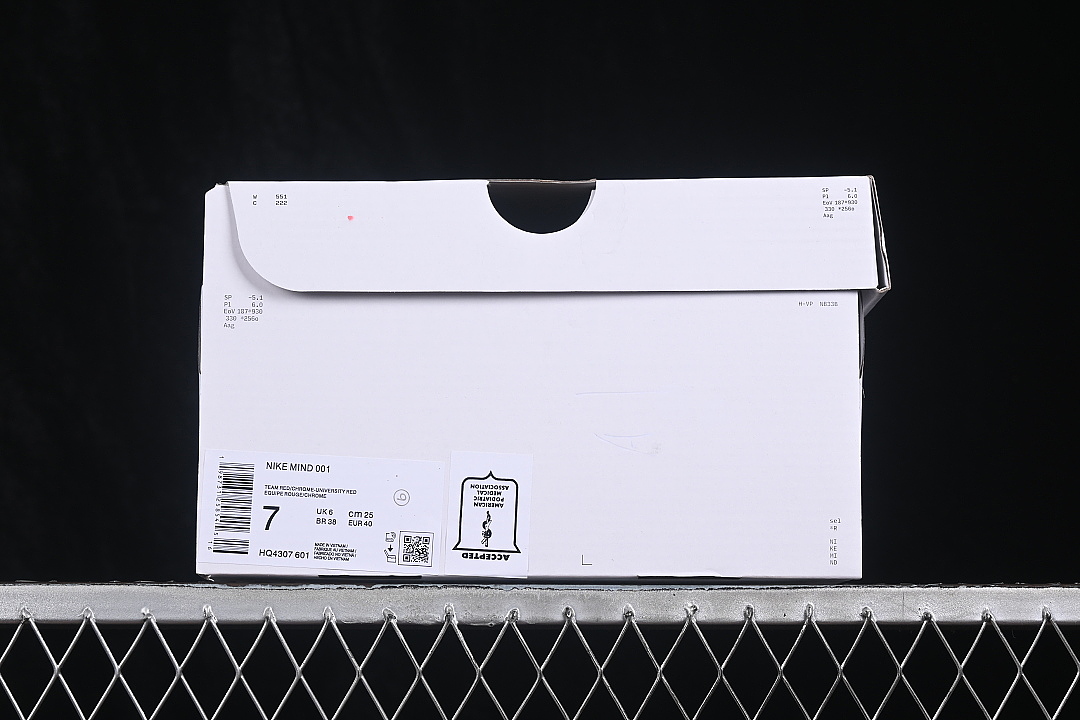 Unbranded [HQ4307-601]-[MIND 001 SLIDE TEAM RED/RED/MIDNIGHT NAVY/CHROME]-[WOMAN:36-39]-[MAN:40-47.5] - Image 10