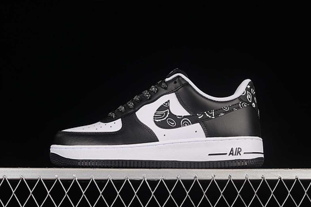 Nike Nike AIR FORCE 1 07 LOW BLACK/BLACK/WHITE · XM6389-316, photo 1