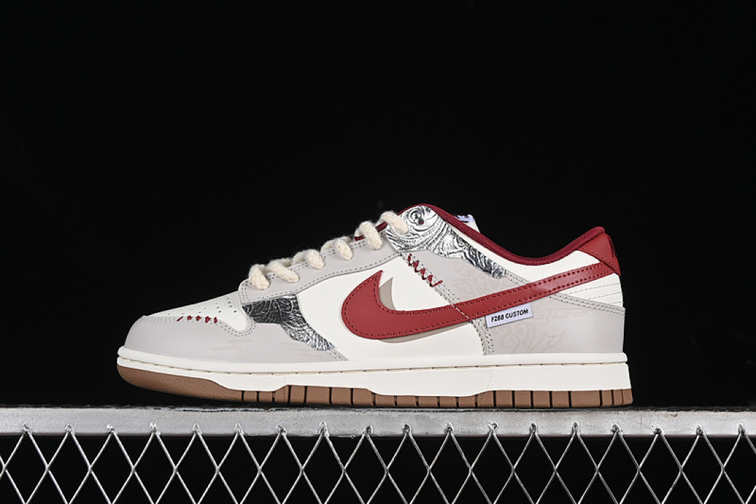 Nike DUNK LOW SB GORGE GREEN/WHITE/TEAM RED/GUM MEDIUM BROWN · FB7160-161, photo 1