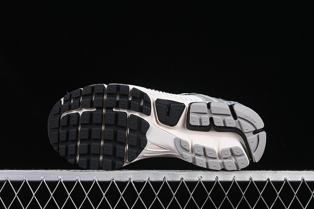 Nike [HQ1182-001]-[AIR ZOOM VOMERO 5 PHOTON DUST/PHANTOM/BLACK]-[WOMAN:36-39]-[MAN:40-46] - Image 15
