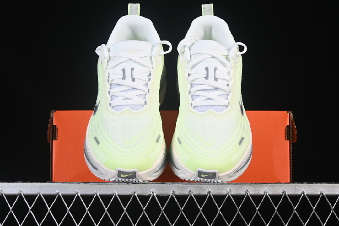 Nike [HV8154-103]-[AIR ZOOM VOMERO PLUS AIR CUSHION SHOES GREEN/SILVER]-[WOMAN:35.5-39]-[MAN:40-42] - Image 12
