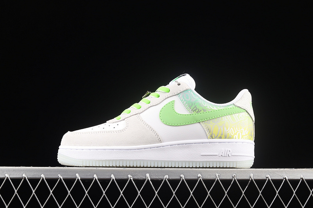 Nike Nike AIR FORCE 1 LOW 07 ESS GAME BOY WHITE/WHITE/LIGHT GREEN · DA8302-555, photo 1