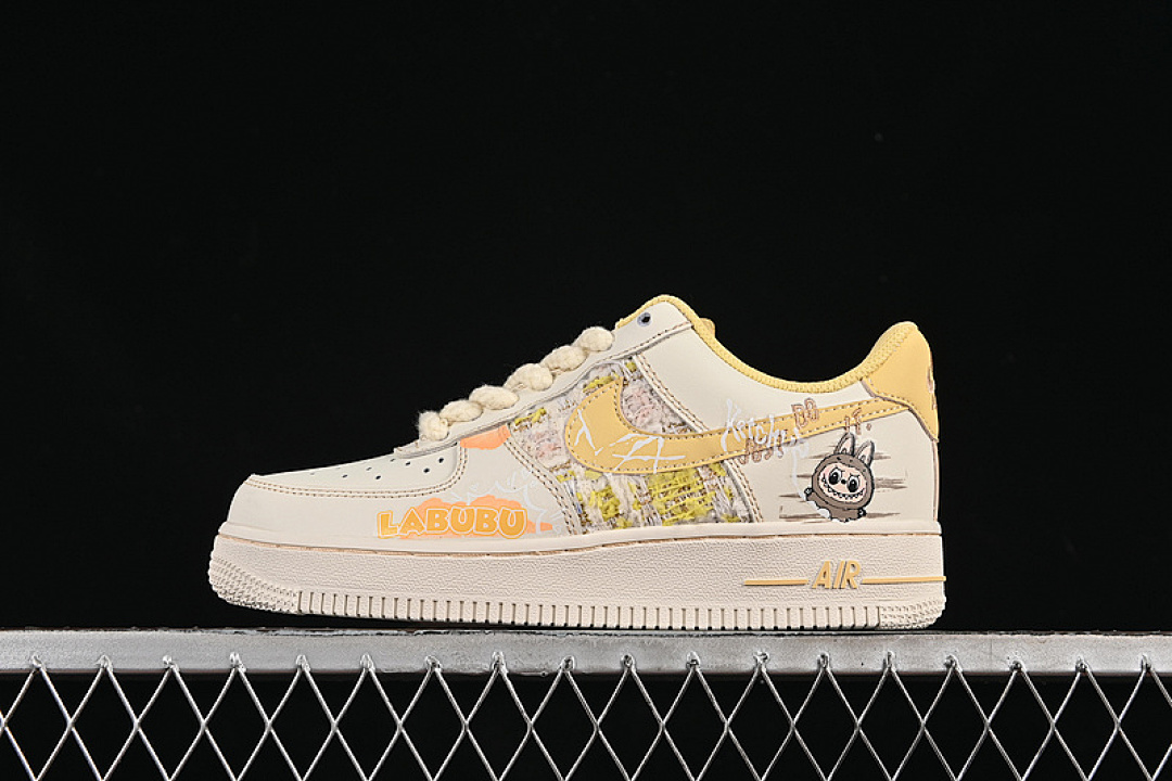 Nike [FJ7740-610]-[AIR FORCE 1 07 LOW BEIGE/YELLOW]-[WOMAN:36-40], photo 1