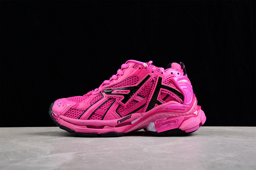 Kith [BA*LEN*CIAGA RUNNER KITH FOUR.COLOR 7.0 21SS PINK/PINK/BLACK]-[WOMAN:35-39]-[MAN:40-46], photo 1