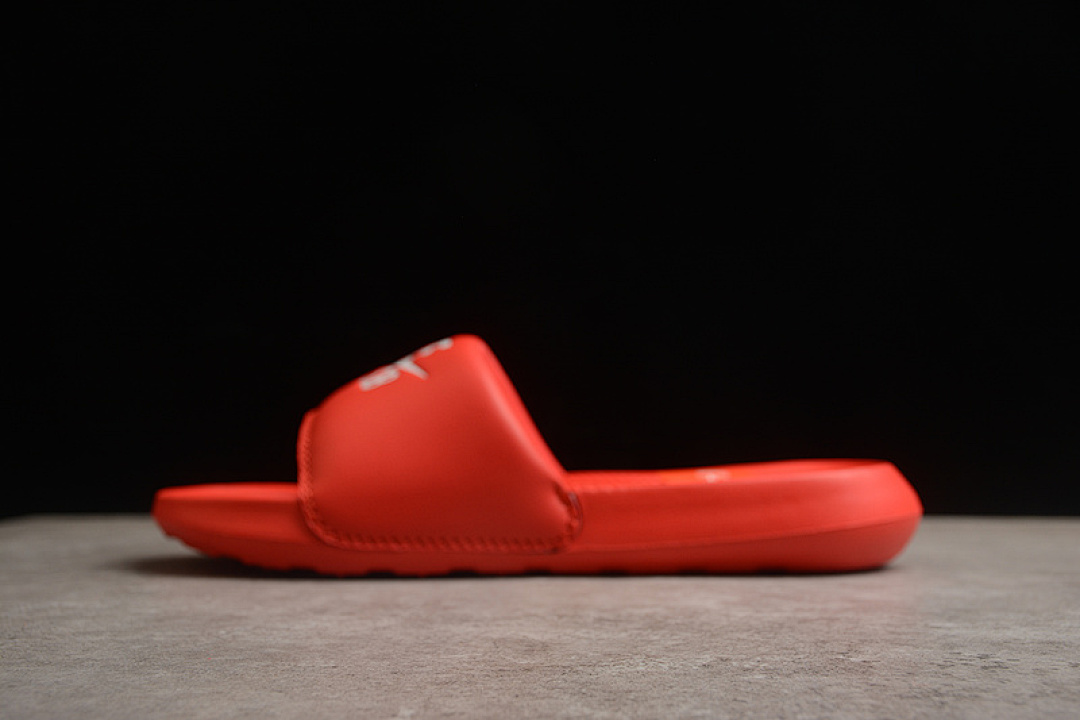 Nike Nike SB BENASSI VICTORI ONE SLIDE UNIVERSITY RED/WHITE · DR2018-600, photo 1