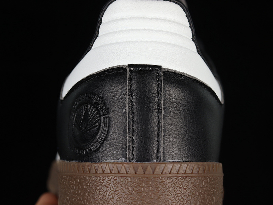Adidas [FX9042]-[SAMBA VEGAN SHOES CLOUD WHITE/CORE BLACK/GUM]-[WOMAN:36-39]-[MAN:40-45] - Image 6