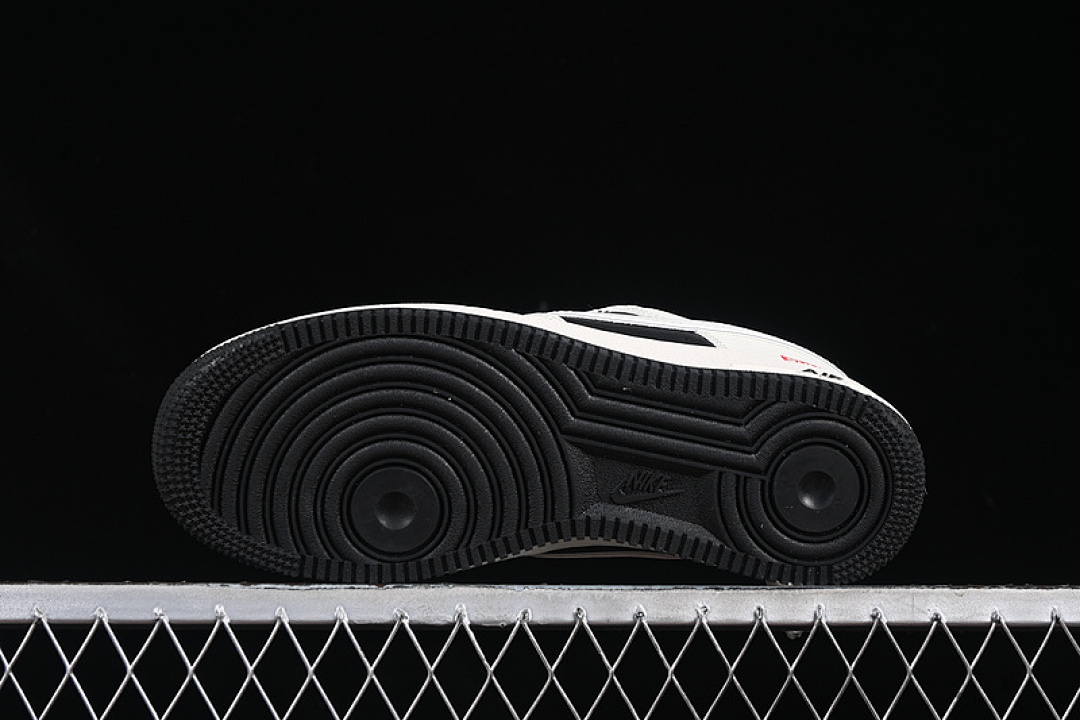 Nike [HH7518-056]-[AIR FORCE 1 07 LOW SUPREME WHITE/BLACK]-[WOMAN:36-39]-[MAN:40-45] - Image 15